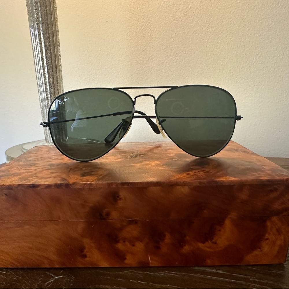 MENS RAY-BAN SUNGLASSES BLACK AVIATORS EXCELLENT CONDITION WITH CASE